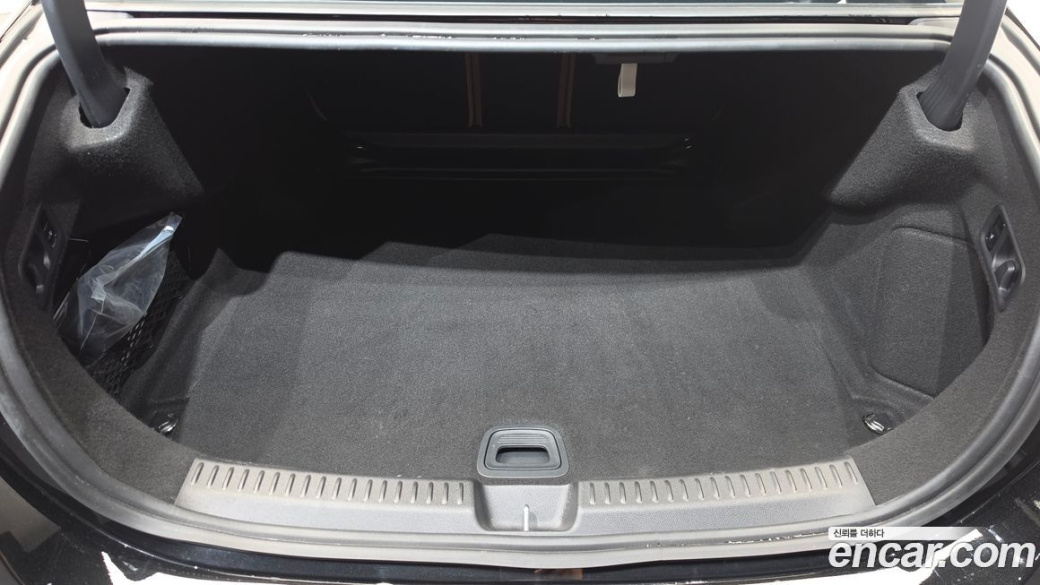 Mercedes-Benz E-Class E300 4MATIC AMG Line, 2024