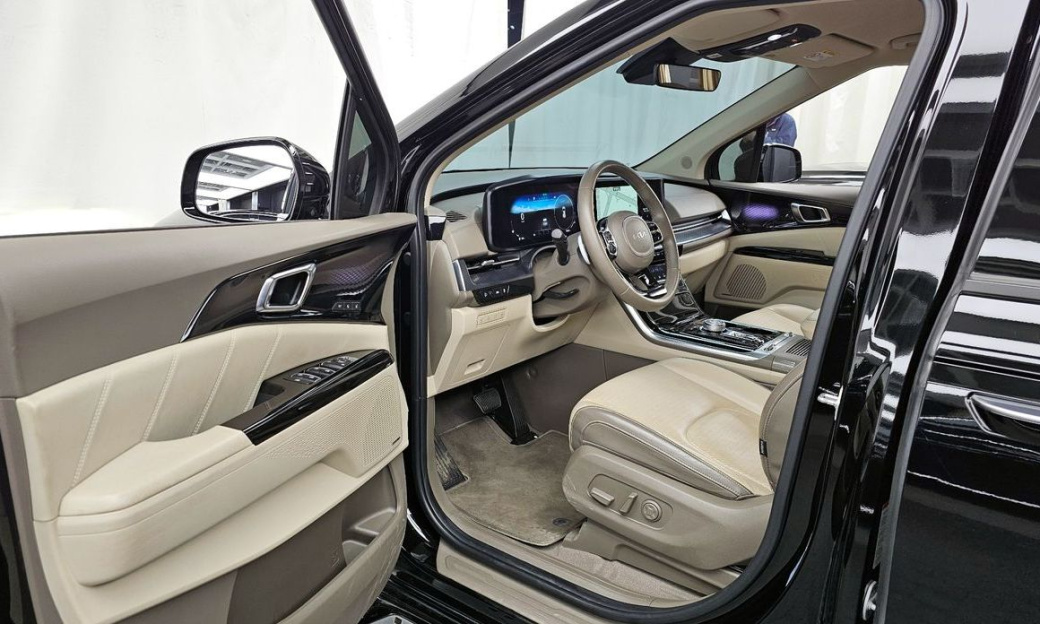 Kia Carnival 7-Seater Hi-Limousine, 2023