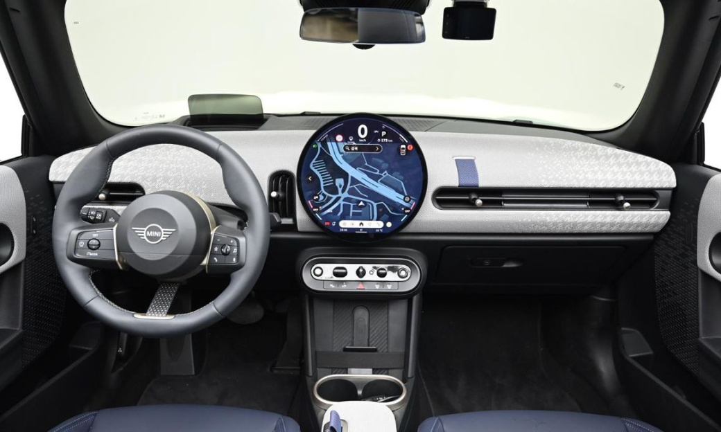 Mini Cooper Convertible Favoured, 2025