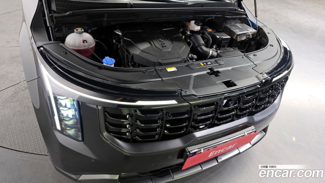 Kia Carnival 9-Seater Gravity, 2025