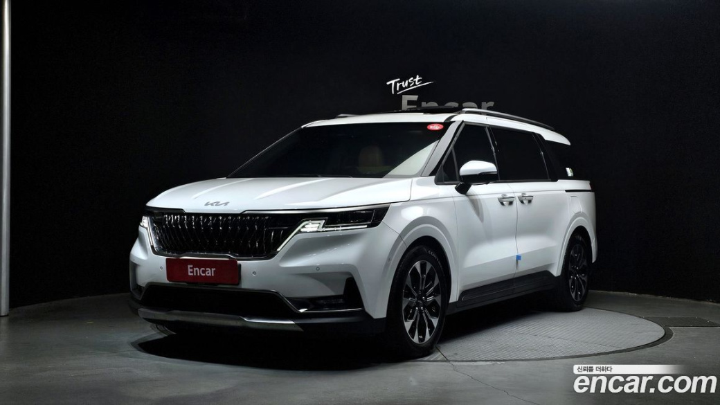 Kia Carnival 7-Seater Signature, 2023