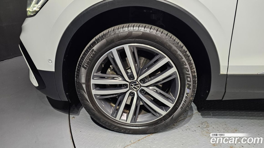 Volkswagen Tiguan 2.0 TSI Prestige, 2023