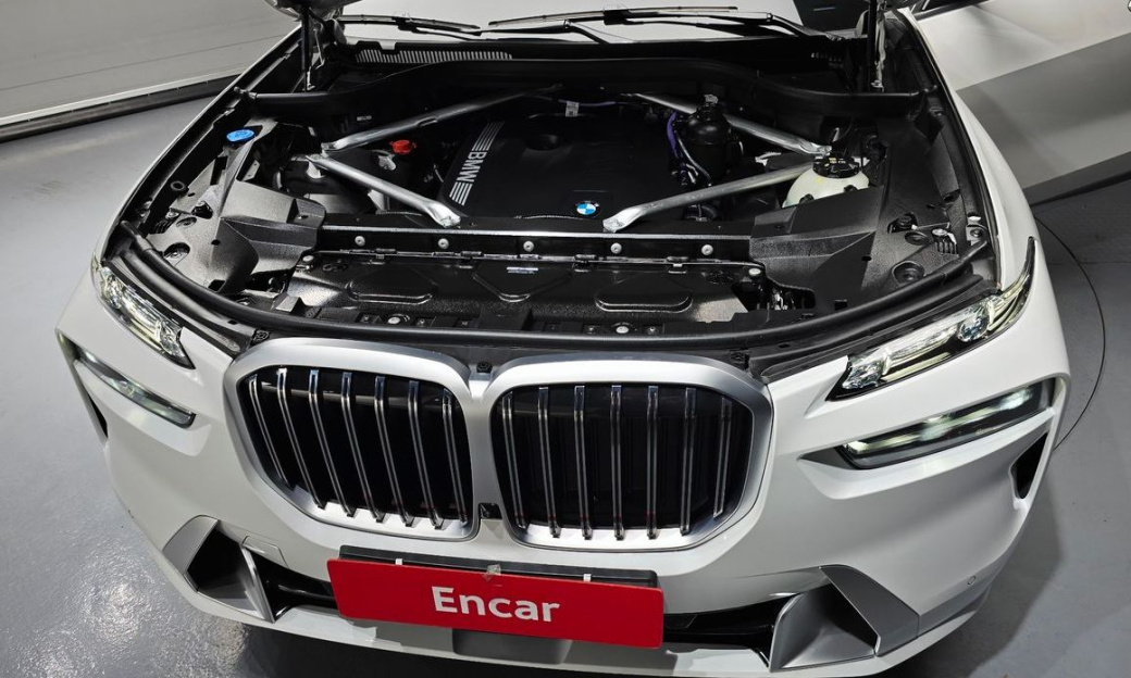 BMW X7 xDrive 40i Design Pure Excellence 6-Seater, 2025