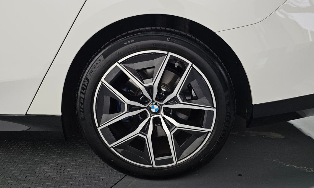 BMW 5-Series 520i M Sport, 2024