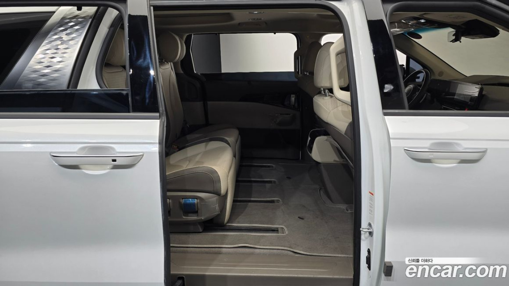 Kia Carnival 7-Seater Signature, 2024