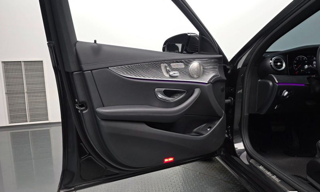 Mercedes-Benz E-Class E350 4MATIC Avantgarde, 2022