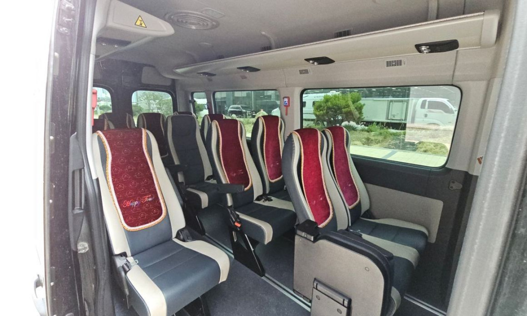 Hyundai Solati 16-seater, 2024