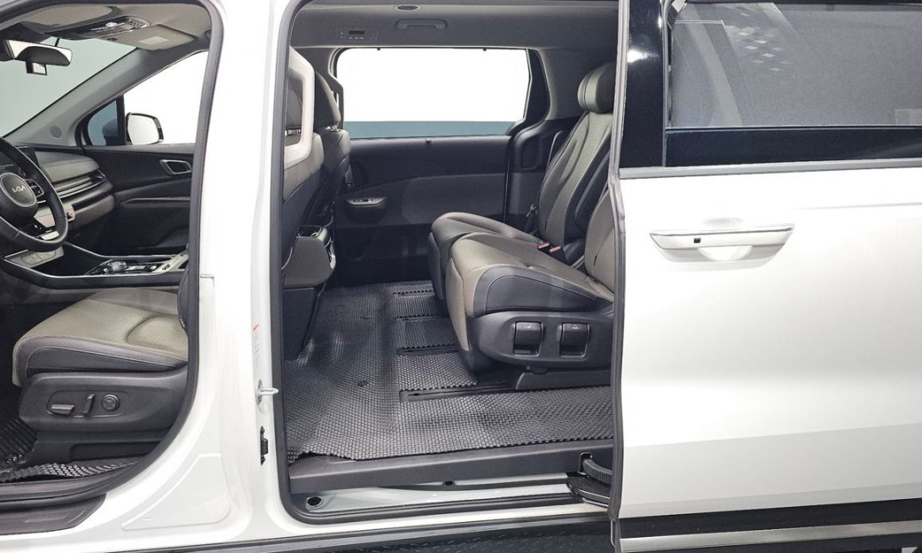 Kia Carnival 7-Seater Noblesse, 2025