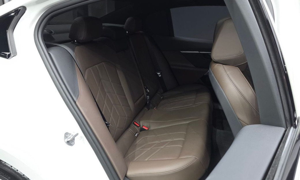 BMW 5-Series 523d M Sport, 2024