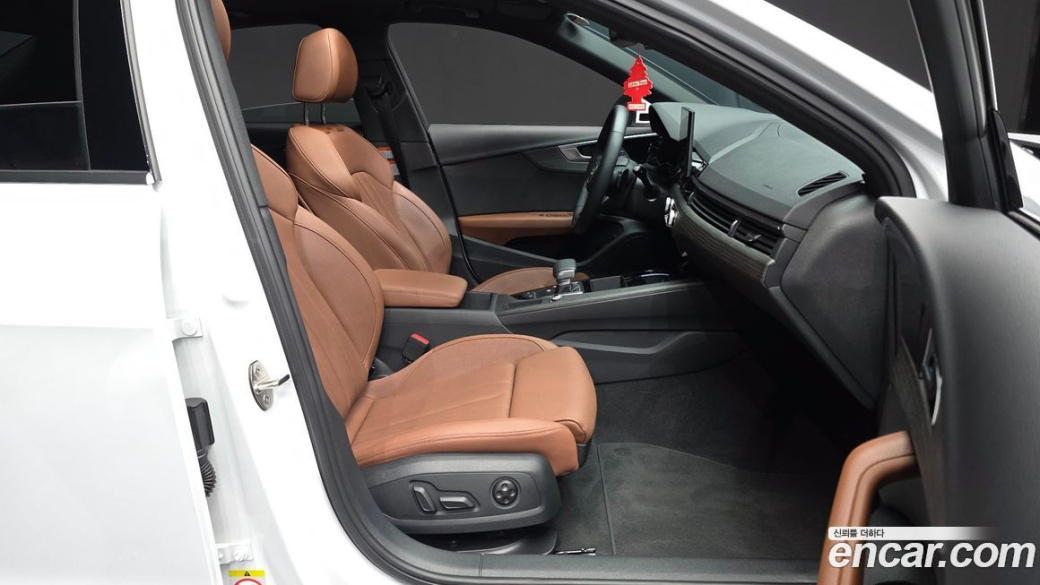 Audi A4 40 TFSI Premium, 2023