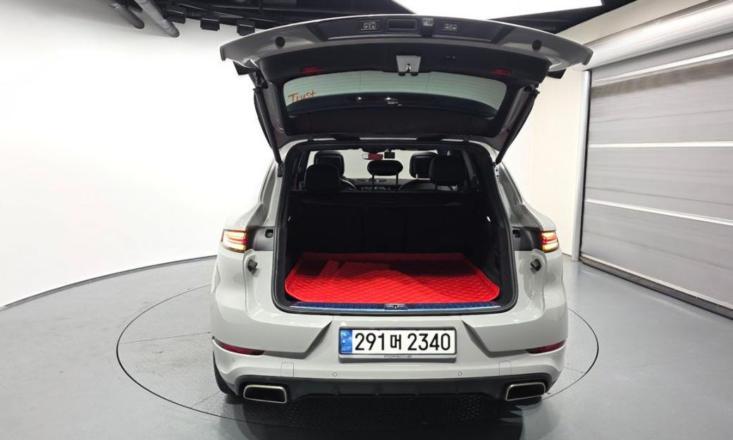 Porsche Cayenne 3.0, 2024