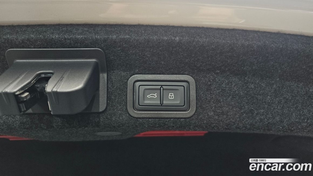 Audi A6 45 TFSI Quattro Premium, 2023