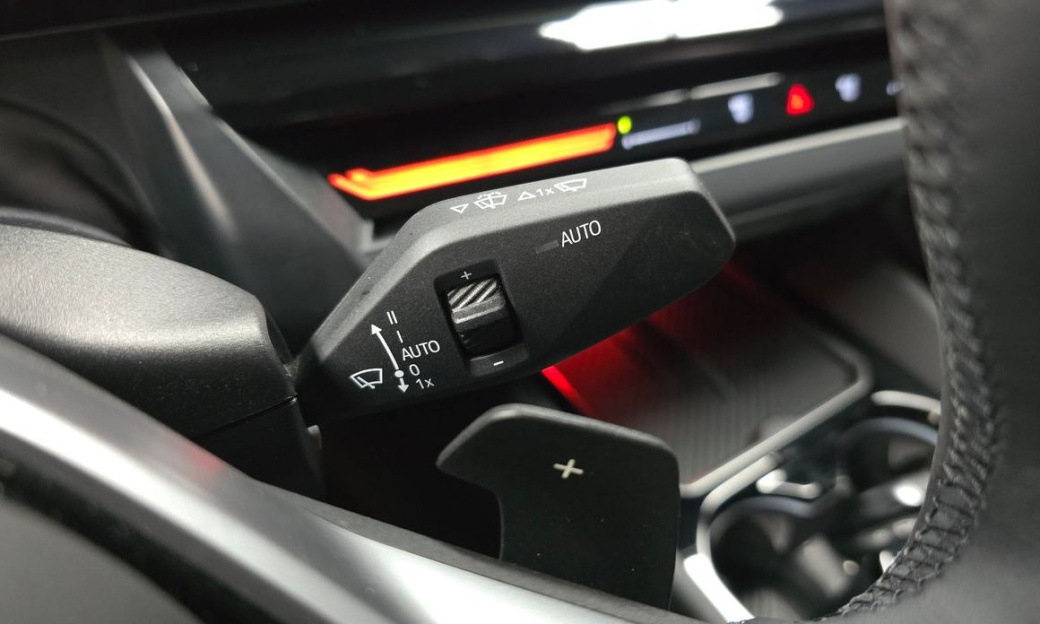 BMW 5-Series 520i, 2024