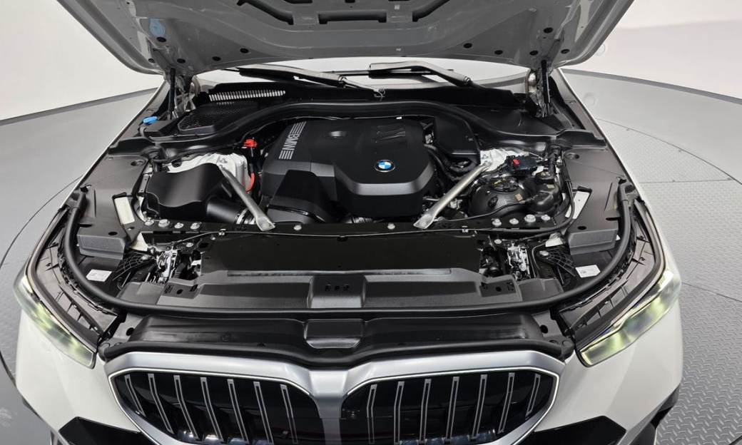 BMW 5-Series 520i M Sport, 2024