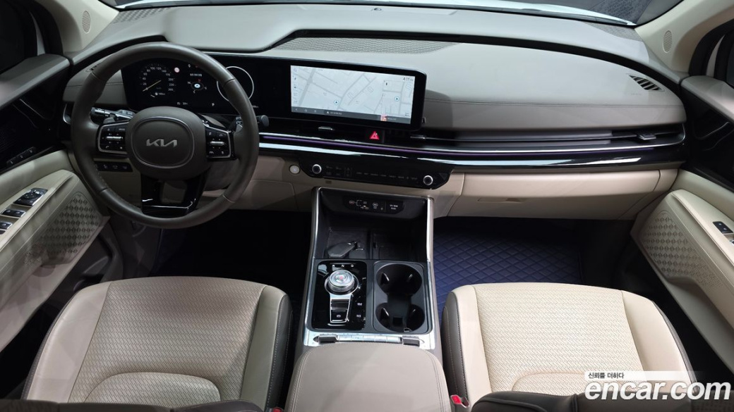 Kia Carnival 9-Seater Signature, 2024