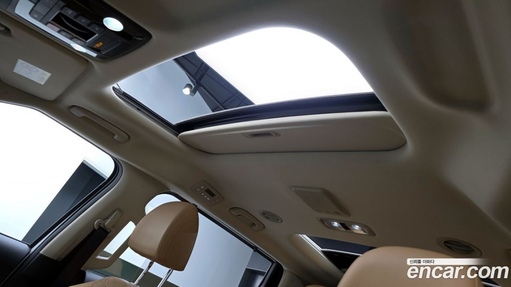 Kia Carnival 7-Seater Signature, 2023