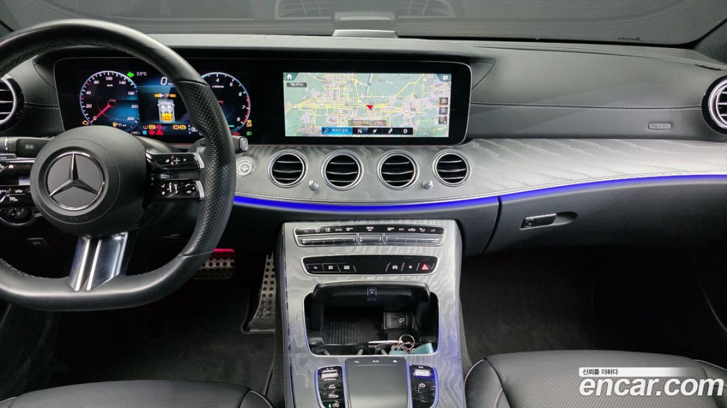 Mercedes-Benz E-Class E350 4MATIC AMG Line, 2022