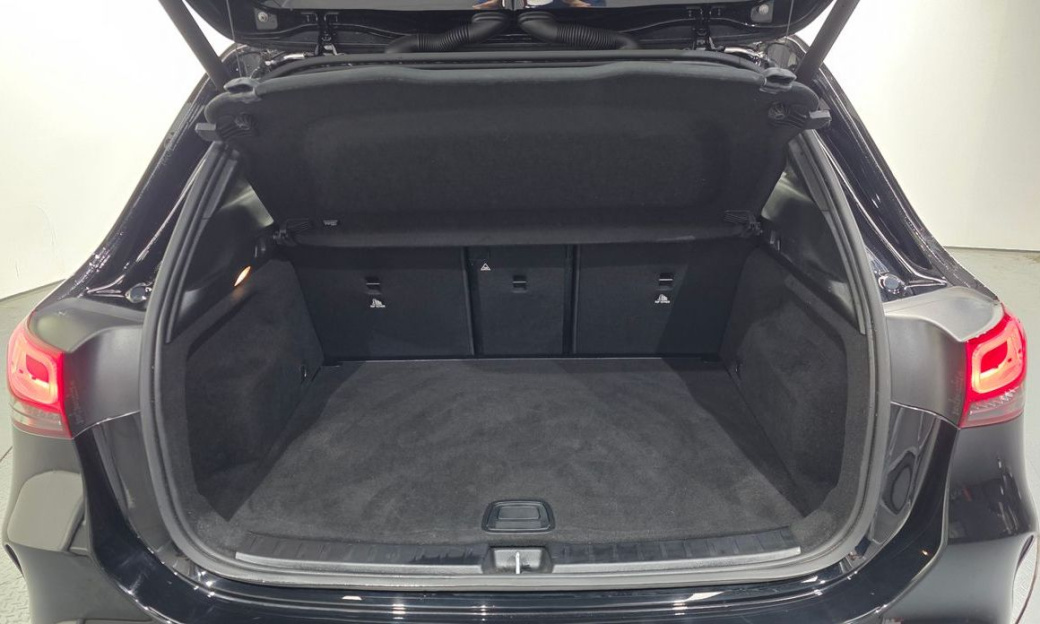 Mercedes-Benz GLA-Class GLA250 4MATIC, 2023