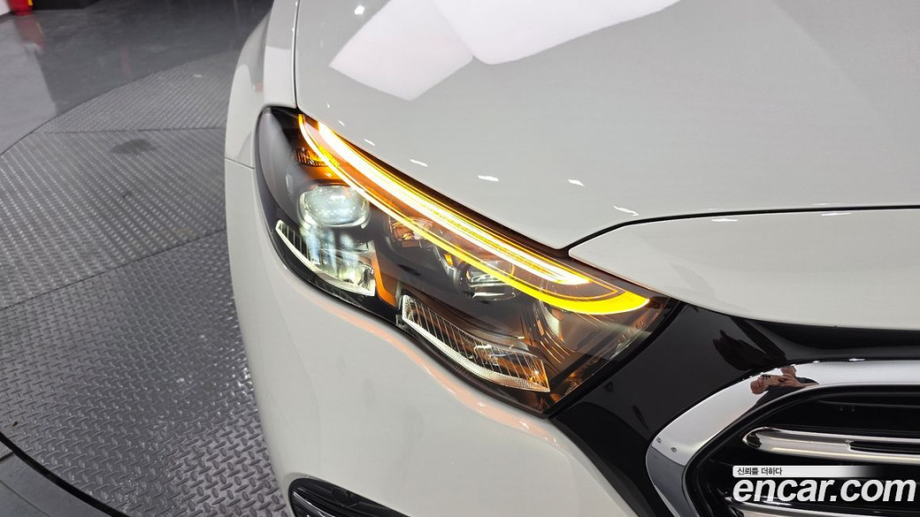 Mercedes-Benz E-Class E300 4MATIC Exclusive, 2024