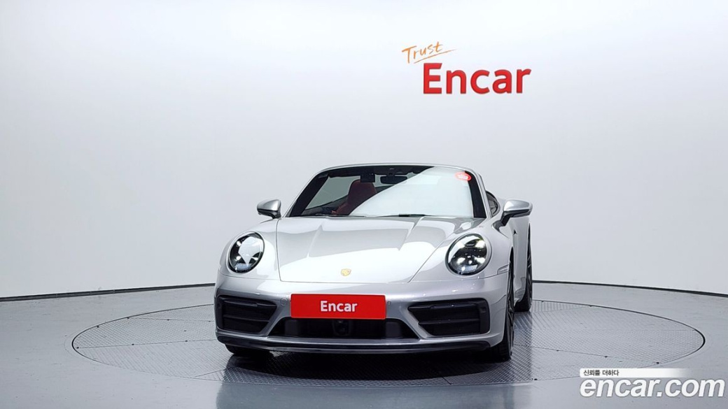 Porsche 911 Carrera 4 GTS Cabriolet, 2022
