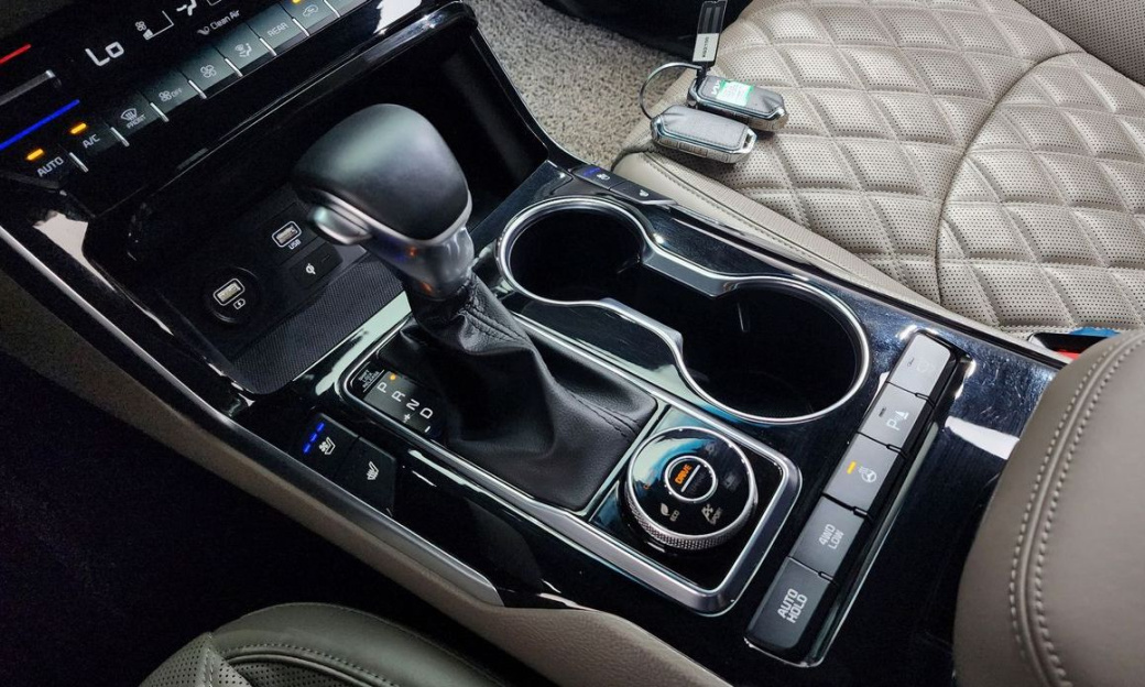 Kia Mohave Diesel 3.0 4WD 7-Seater, 2022