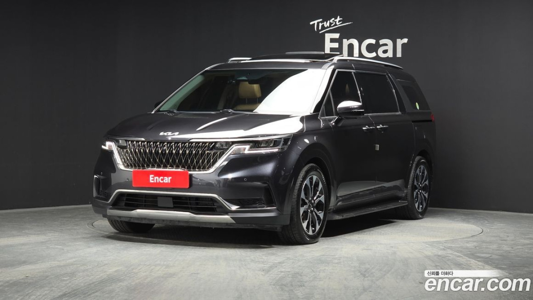 Kia Carnival 7-Seater Signature, 2023