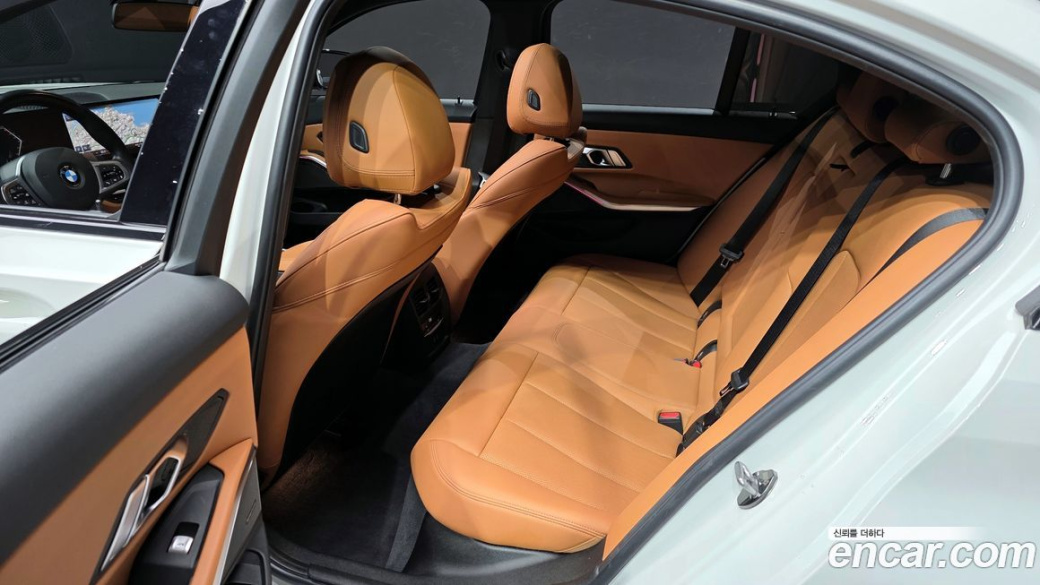 BMW 3-Series 320i M Sport, 2024