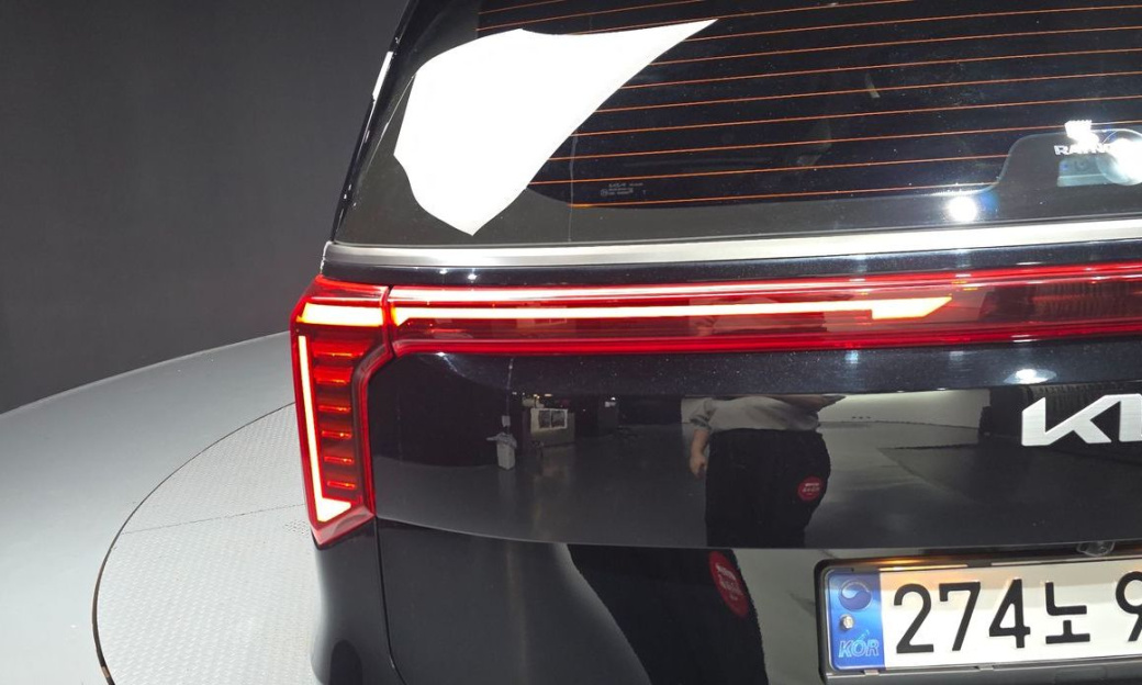 Kia Carnival 9-Seater Gravity, 2025
