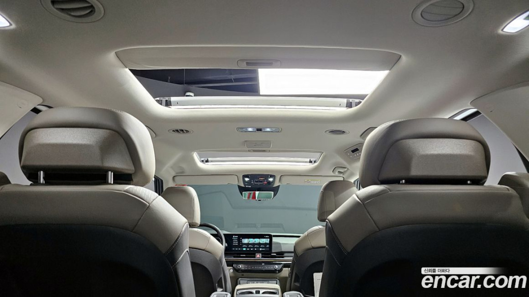 Kia Carnival 7-Seater Signature, 2024
