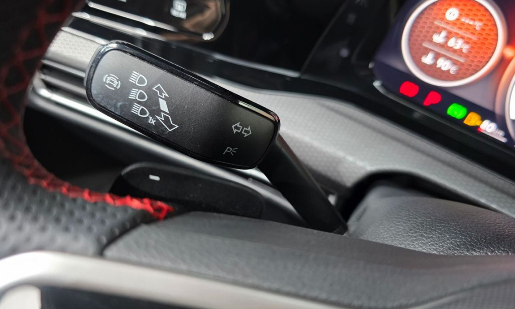 Volkswagen Golf 2.0 GTI, 2024