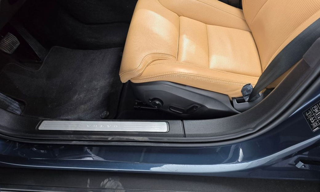 Volvo V60 B5 Ultimate AWD, 2024