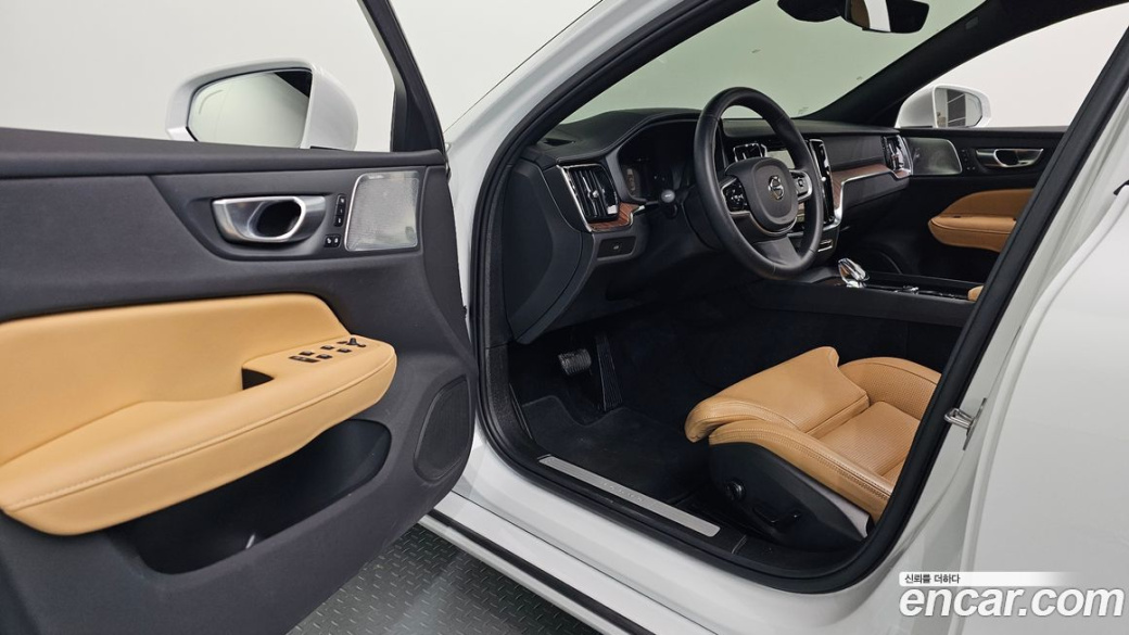 Volvo S60 B5 Ultra Bright, 2025