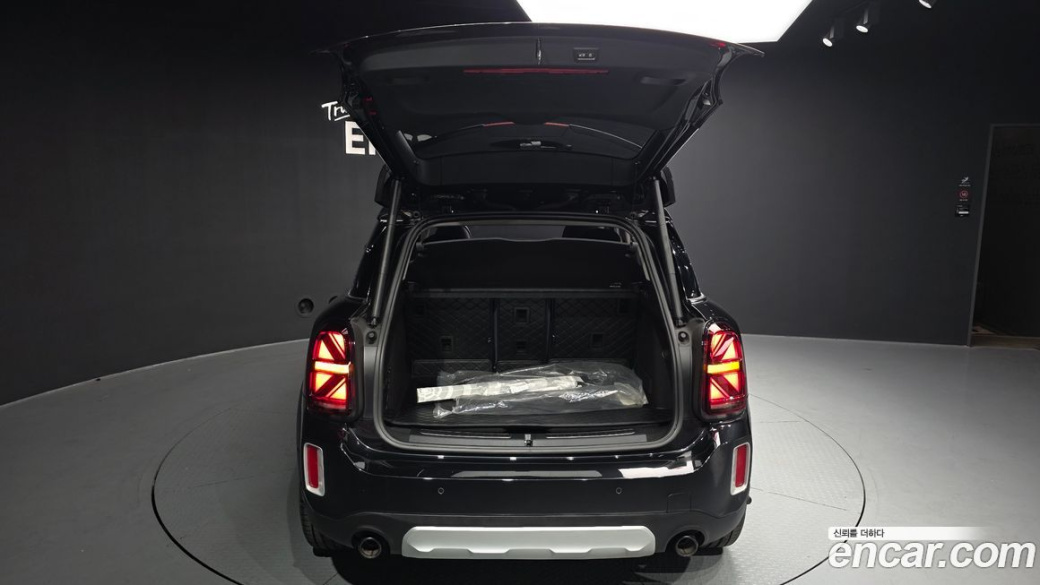 Mini Countryman ALL4 Classic Launch Pack, 2023