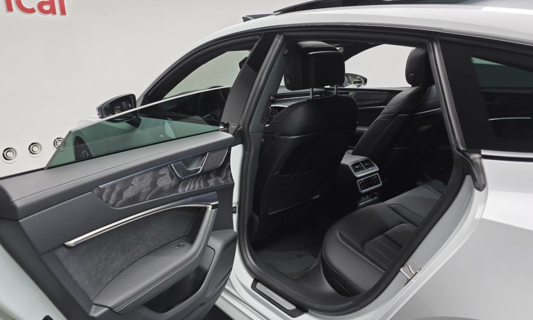 Audi A7 55 TFSI Quattro Premium, 2025