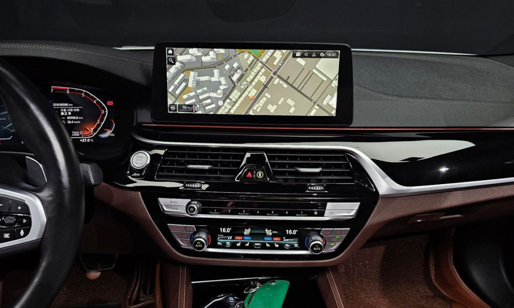 BMW 5-Series 530i M Sport Package, 2023