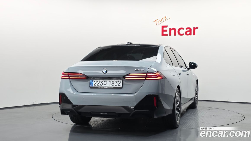 BMW 5-Series 520i M Sport, 2025