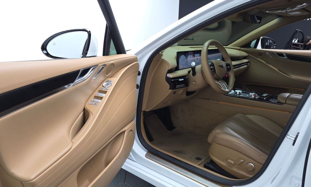 Genesis G80 Gasoline 2.5 Turbo AWD, 2025