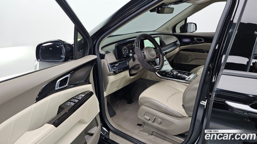 Kia Carnival 9-Seater Hi-Limousine, 2022