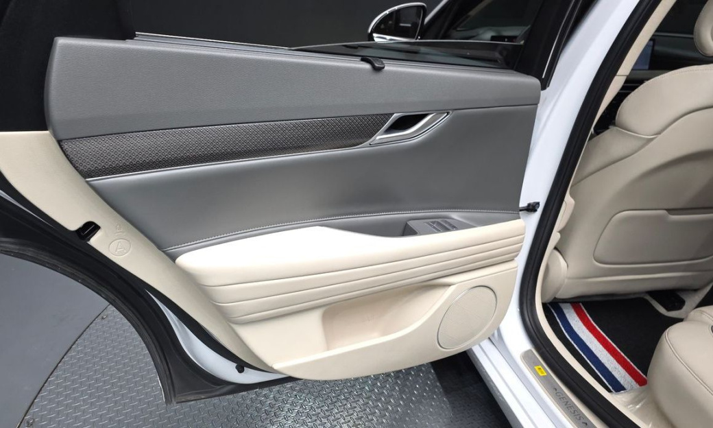 Genesis G80 Gasoline 2.5 Turbo 2WD, 2025