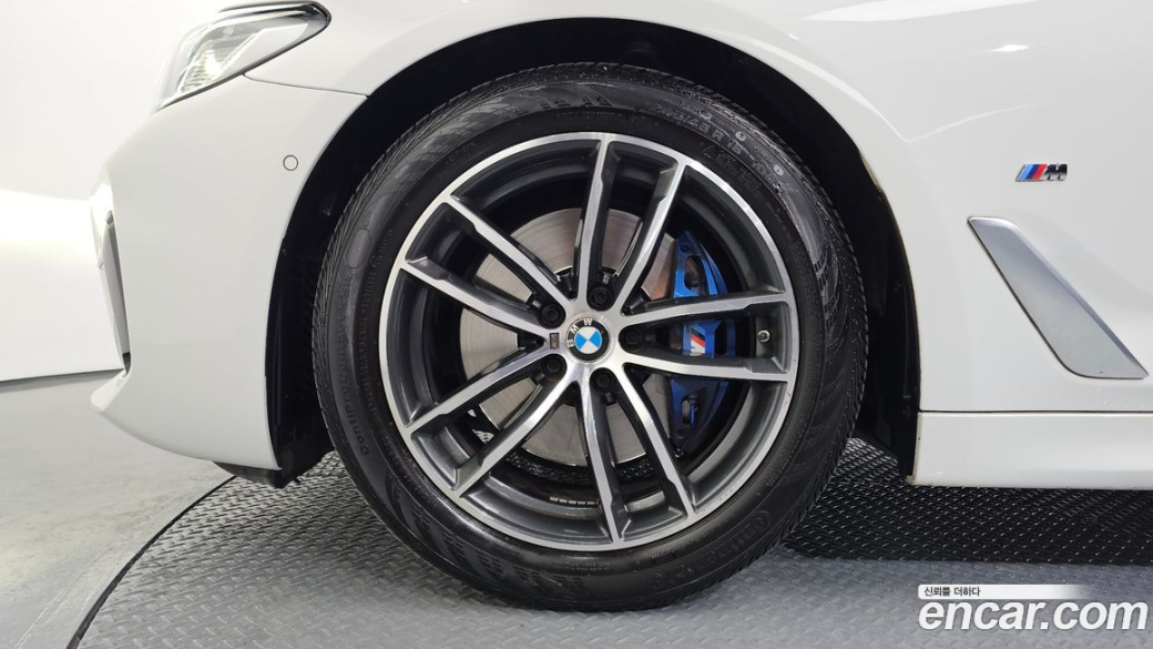 BMW 5-Series 520i M Sport, 2023