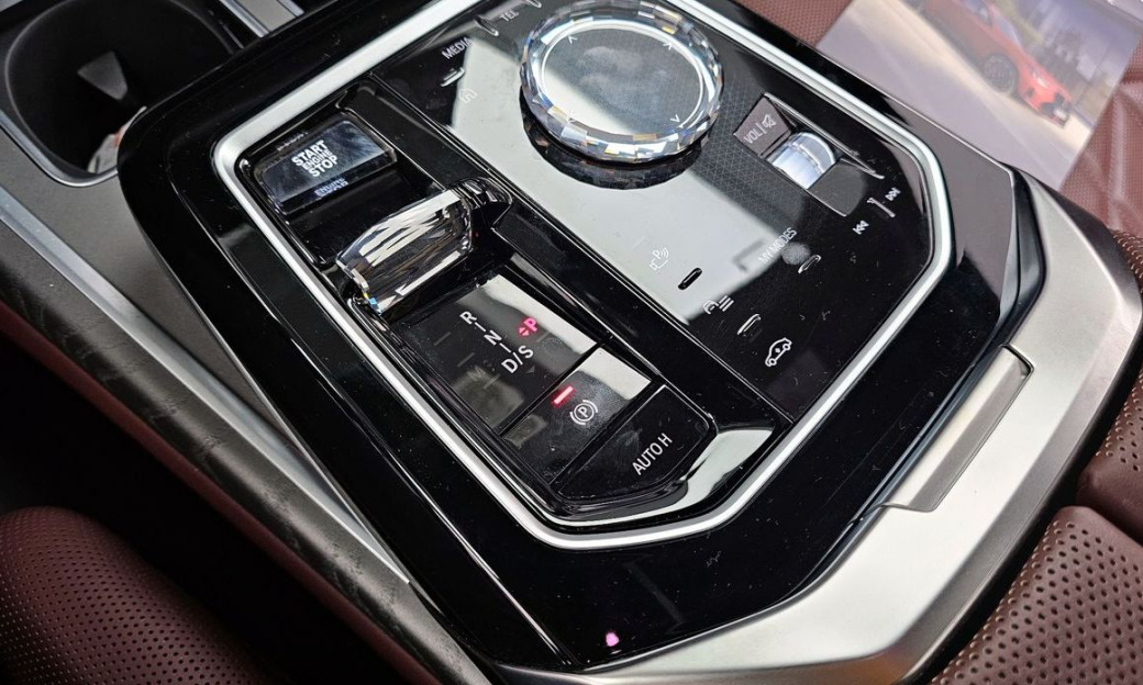BMW 7-Series 740i sDrive Design Pure Excellence, 2023