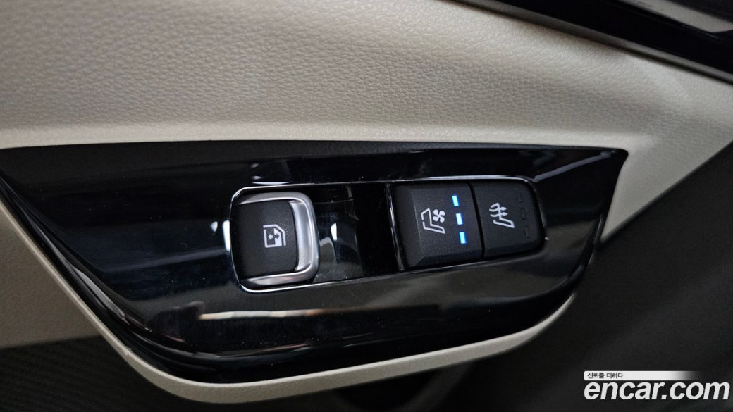 Kia Carnival 9-Seater Signature, 2023