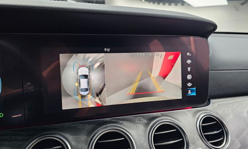 Mercedes-Benz E-Class E350 4MATIC AMG Line, 2022