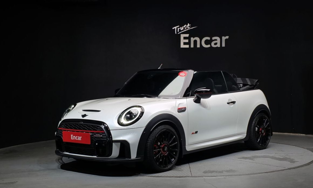 Mini Cooper Convertible JCW, 2024