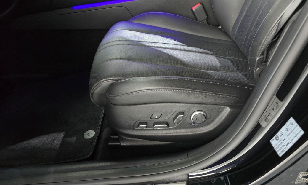 Genesis G80 Gasoline 2.5 Turbo AWD, 2025
