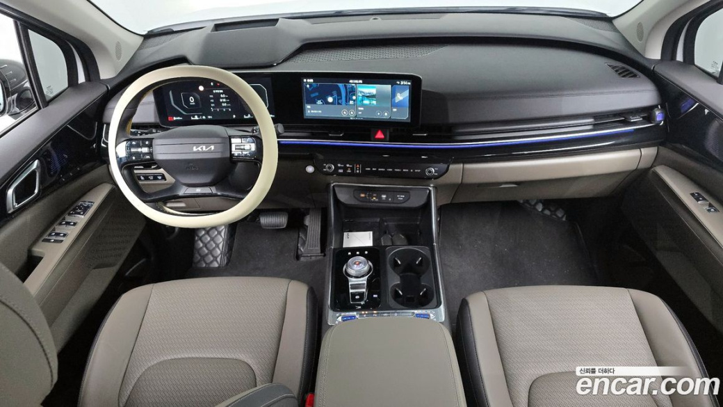 Kia Carnival 9-Seater Gravity, 2025