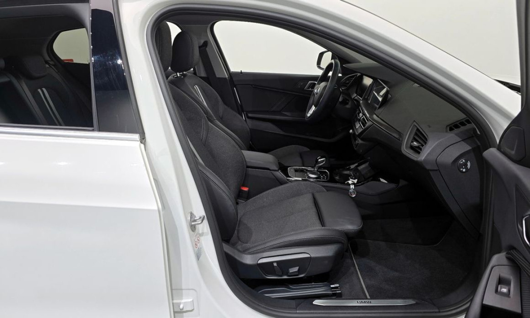 BMW 1-Series 120i Sports, 2024