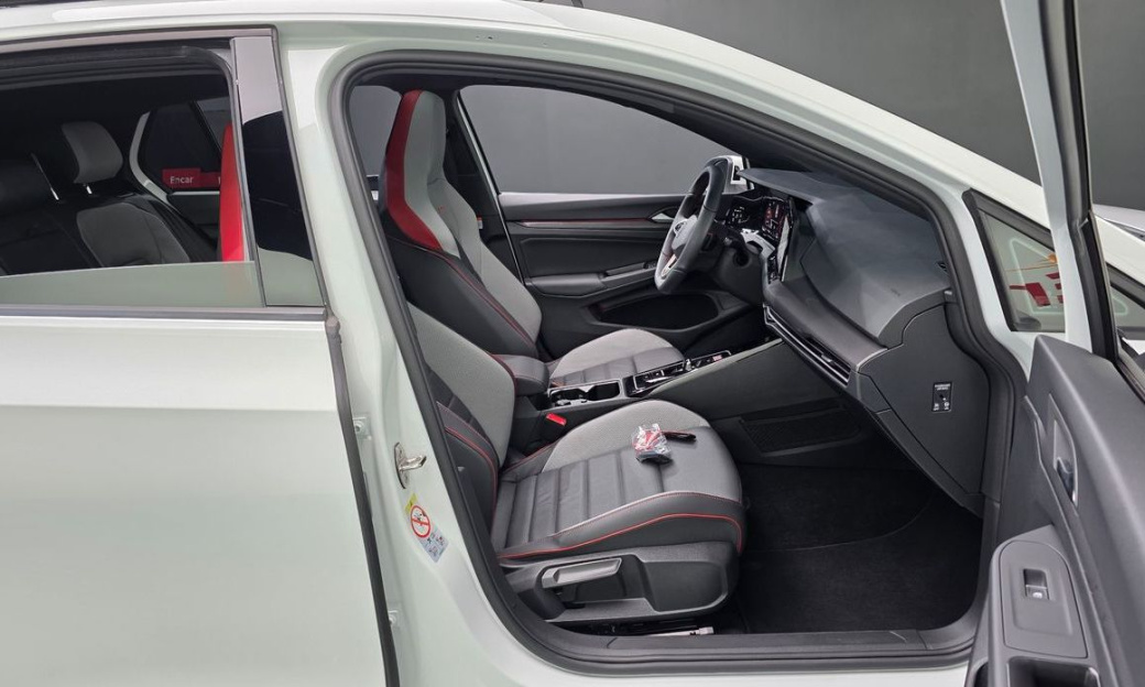 Volkswagen Golf 2.0 GTI, 2024