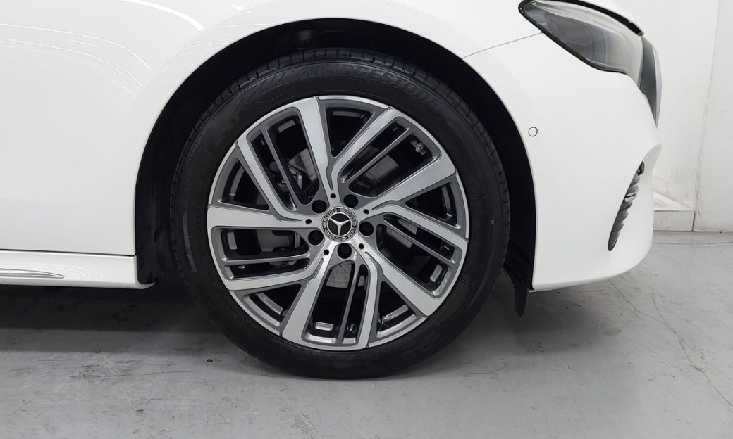 Mercedes-Benz E-Class E220d 4MATIC Exclusive, 2024