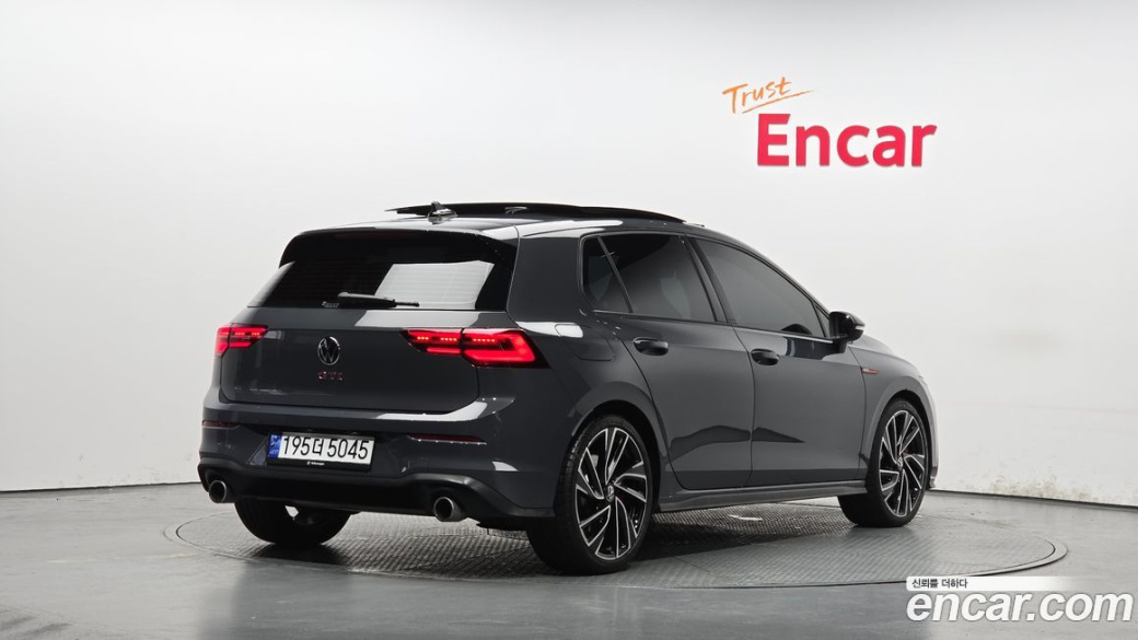 Volkswagen Golf 2.0 GTI, 2024